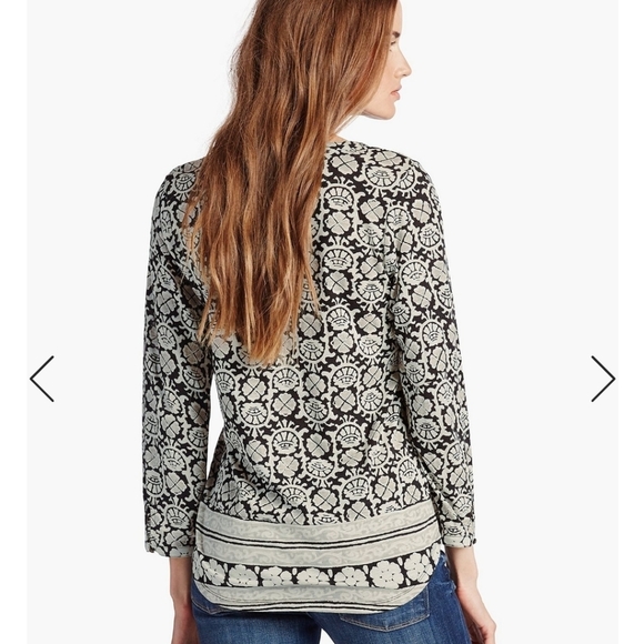 Lucky Brand boho tan black blouse size small all over print V-neck - Picture 2 of 11